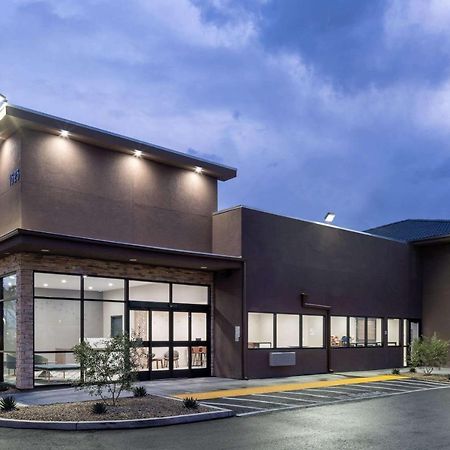 Hotel Ramada By Wyndham Modesto Yosemite Area Exteriér fotografie