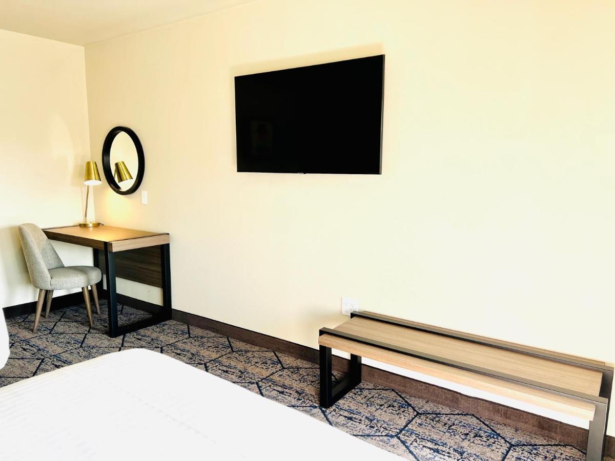 Hotel Ramada By Wyndham Modesto Yosemite Area Exteriér fotografie