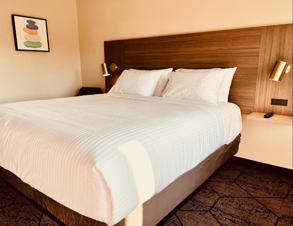 Hotel Ramada By Wyndham Modesto Yosemite Area Exteriér fotografie