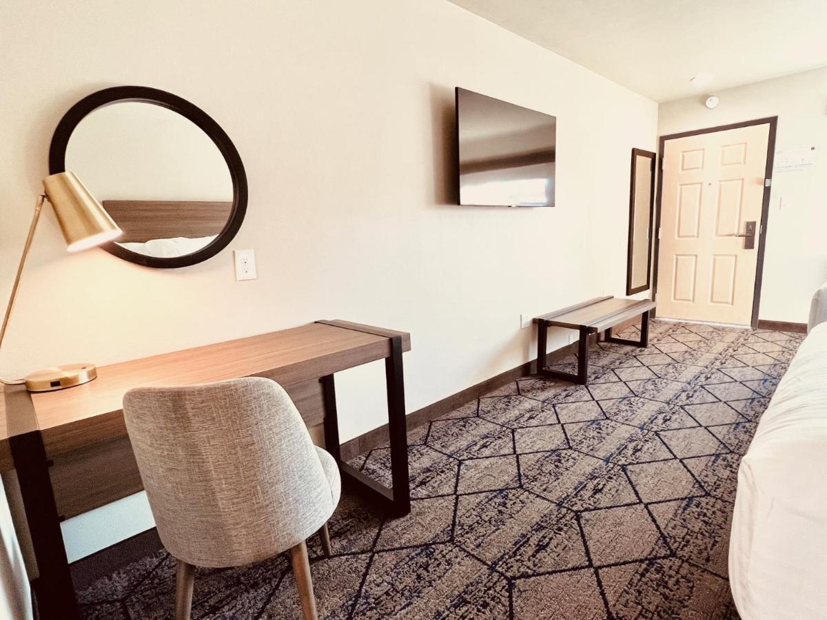 Hotel Ramada By Wyndham Modesto Yosemite Area Exteriér fotografie