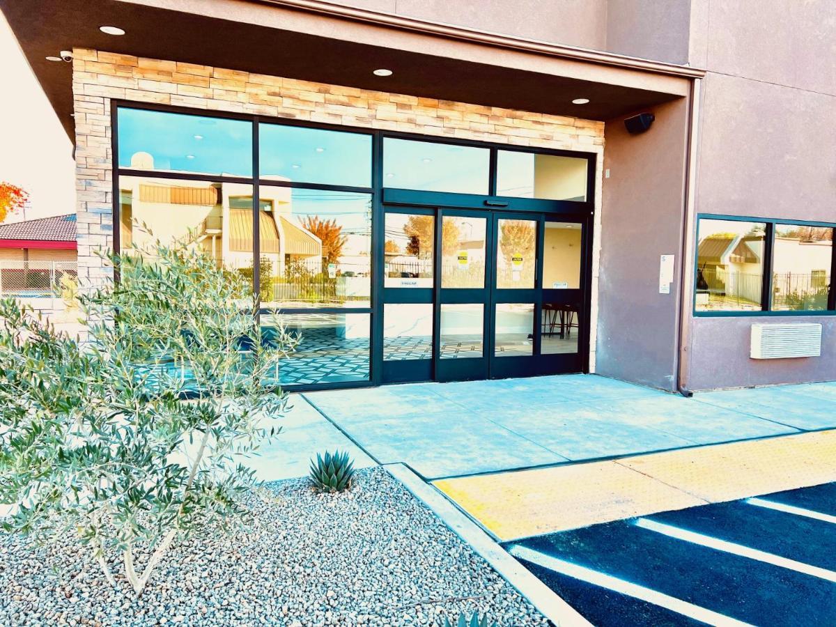Hotel Ramada By Wyndham Modesto Yosemite Area Exteriér fotografie