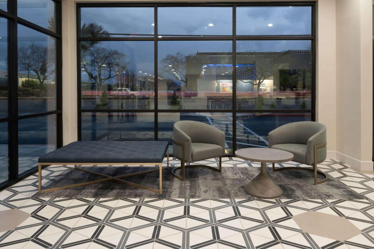 Hotel Ramada By Wyndham Modesto Yosemite Area Exteriér fotografie
