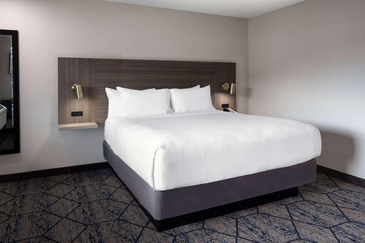 Hotel Ramada By Wyndham Modesto Yosemite Area Exteriér fotografie