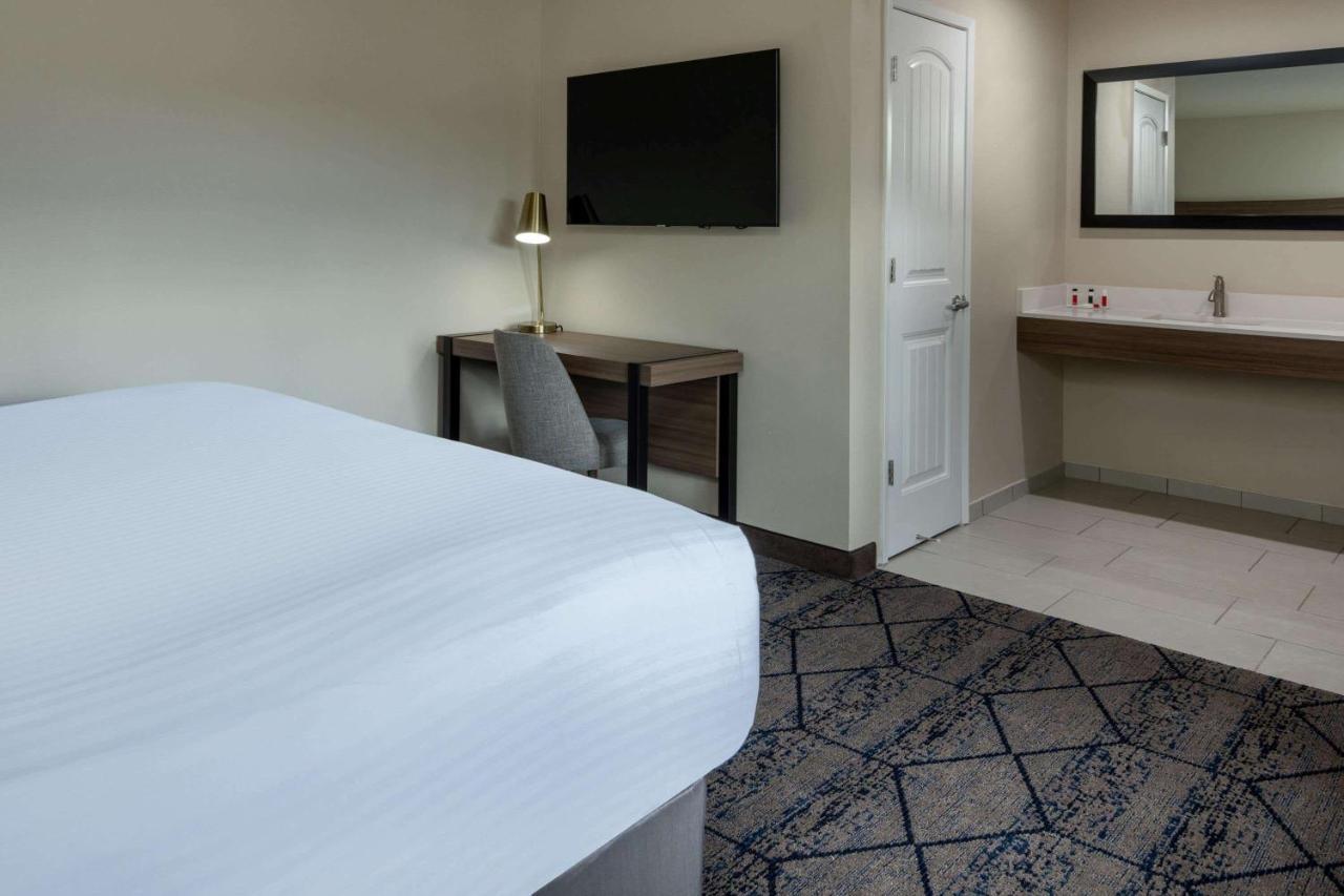Hotel Ramada By Wyndham Modesto Yosemite Area Exteriér fotografie