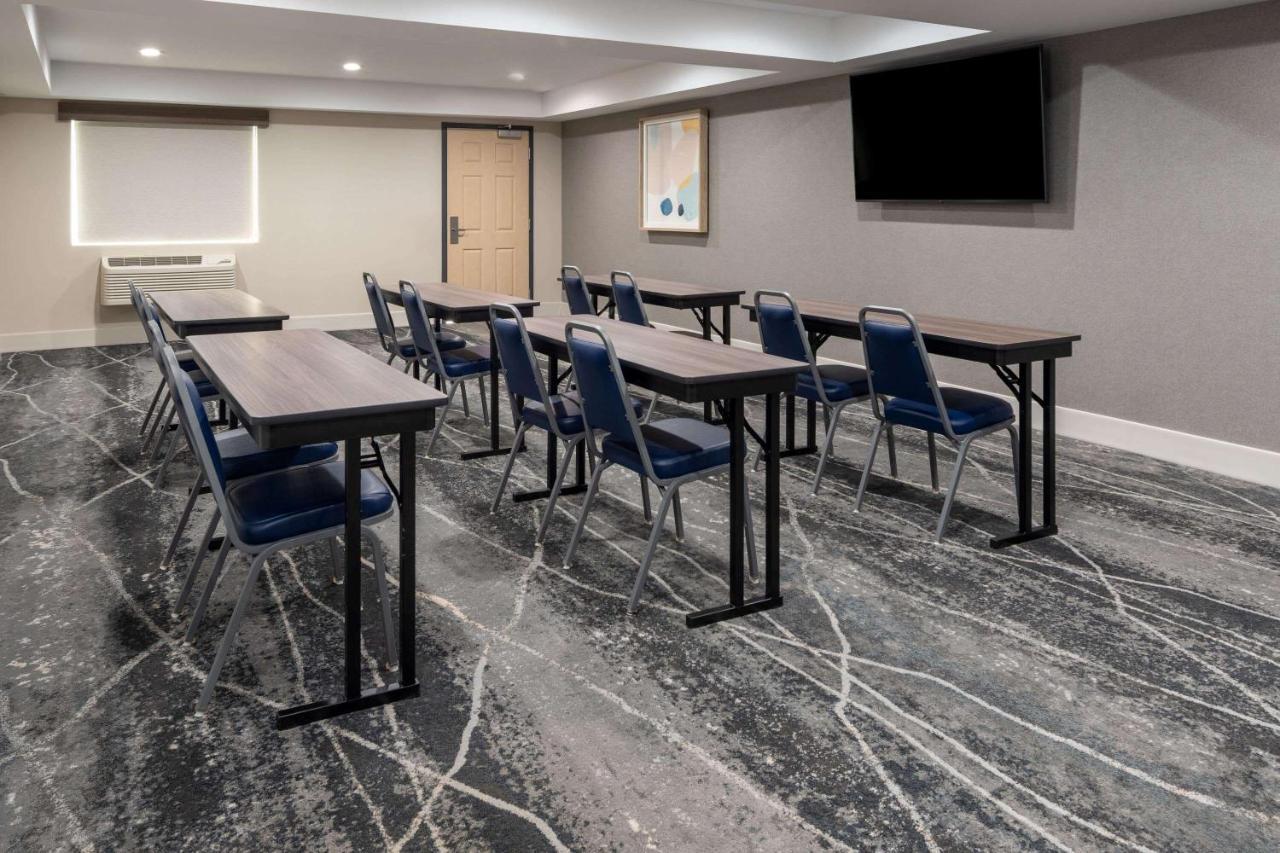 Hotel Ramada By Wyndham Modesto Yosemite Area Exteriér fotografie