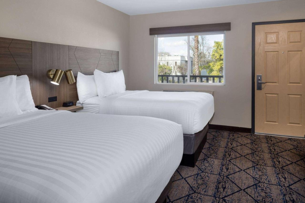 Hotel Ramada By Wyndham Modesto Yosemite Area Exteriér fotografie