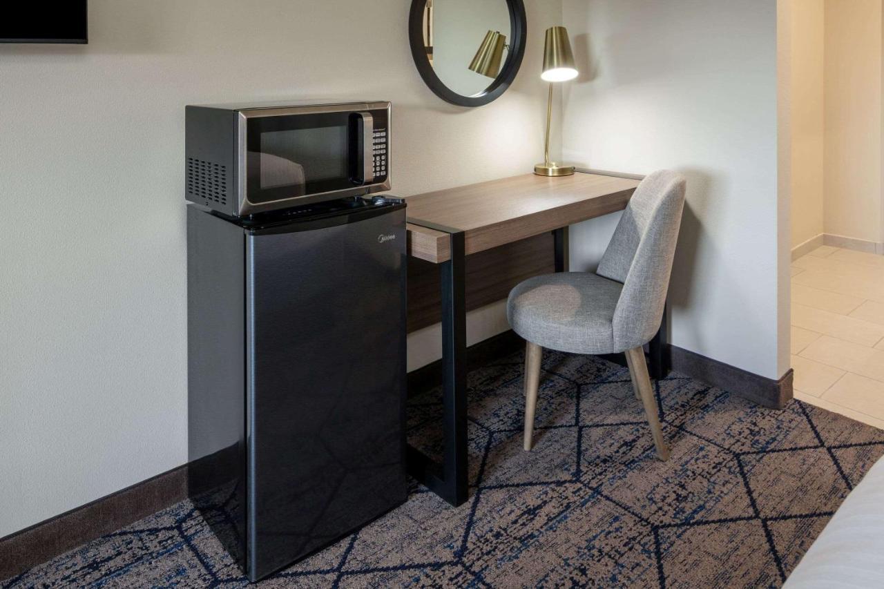 Hotel Ramada By Wyndham Modesto Yosemite Area Exteriér fotografie