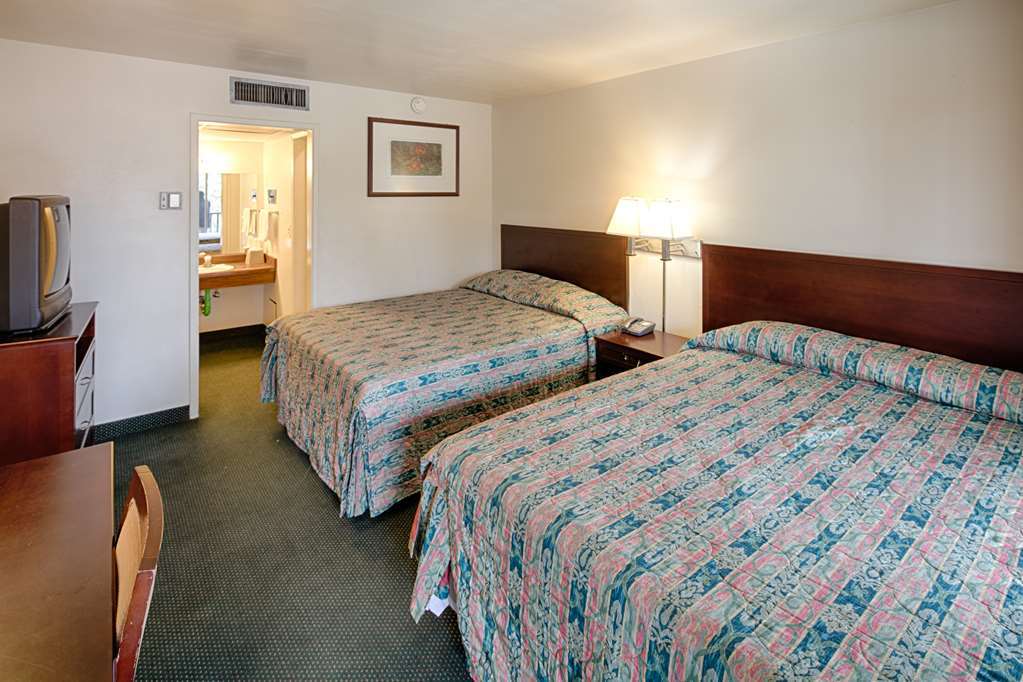 Hotel Ramada By Wyndham Modesto Yosemite Area Pokoj fotografie