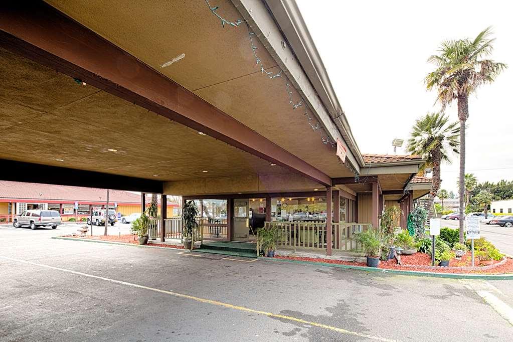 Hotel Ramada By Wyndham Modesto Yosemite Area Exteriér fotografie
